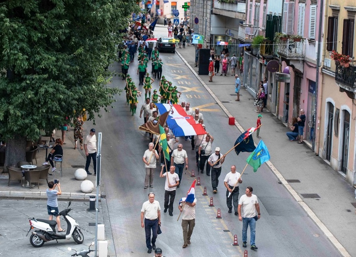 9. Mimohod hrvatskih branitelja ulicama Pule