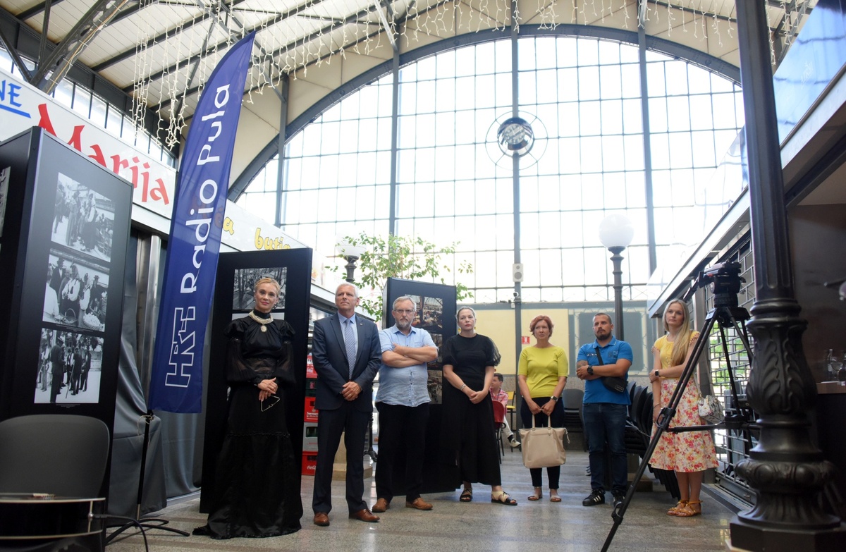 otvorenje izložbe starih fotografija i razglednica pulske tržnice