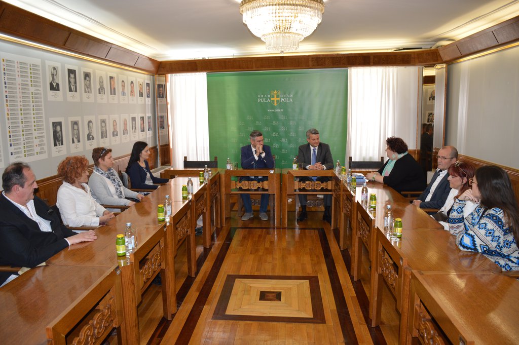 Poznanstva pula poznanstva pula