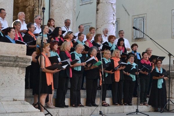 Promenadni koncert KUD-a „Matko Brajša Rašan“ s gostima