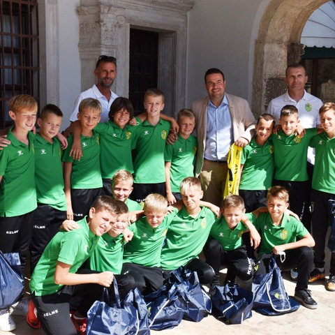 U11 ekipa NK Istre, treneri i predstavnici Kluba s gradonačelnikom