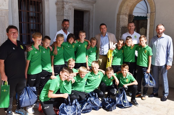 U11 ekipa NK Istre, treneri i predstavnici Kluba s gradonačelnikom