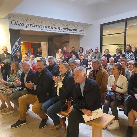 Smotra ekstra djevičanskog maslinovog ulja