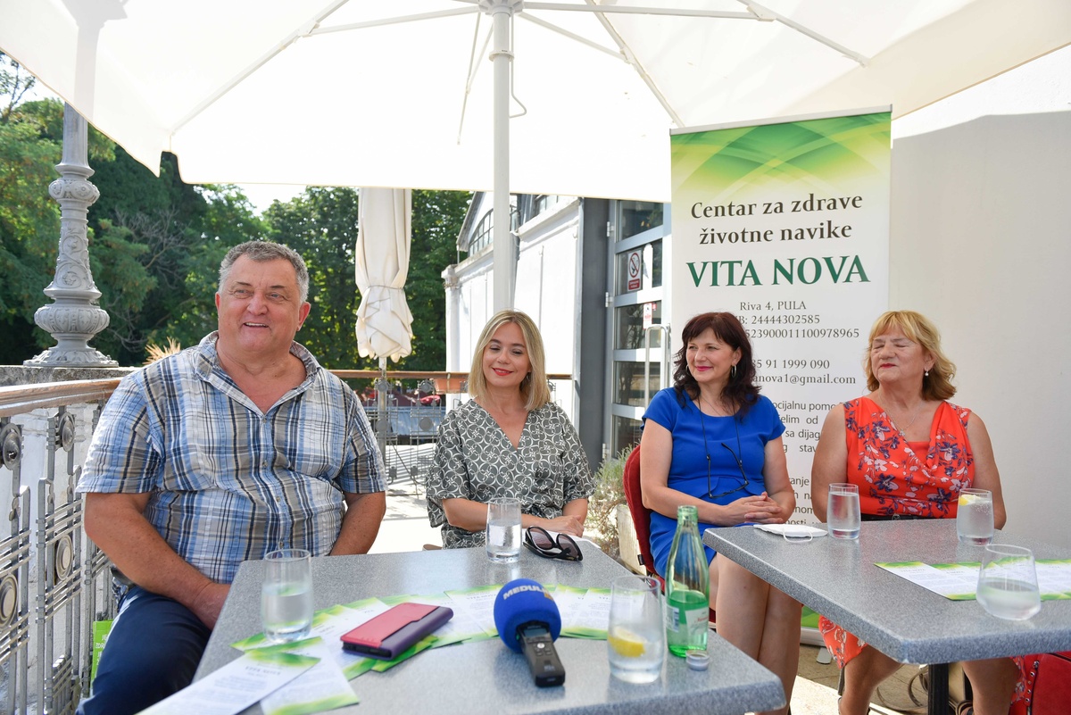 Renato Perc, direktor td Tržnica d.o.o., Ivona Močenić, zamjenica pulskog gradonačelnika, Elvis Berkarić predsjednica Udruge Vita Nova i Teodora Vitasović, tajnica Udruge