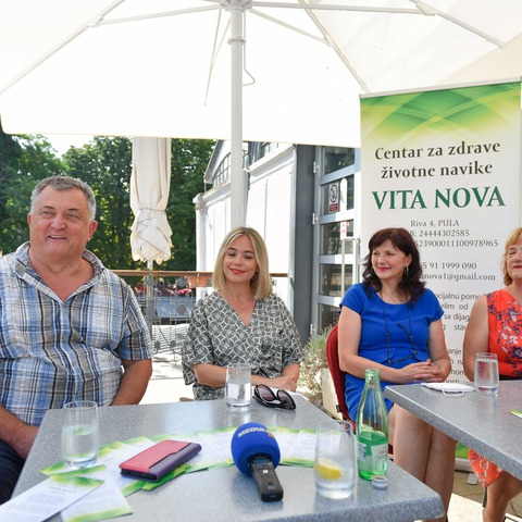 Renato Perc, direktor td Tržnica d.o.o., Ivona Močenić, zamjenica pulskog gradonačelnika, Elvis Berkarić predsjednica Udruge Vita Nova i Teodora Vitasović, tajnica Udruge