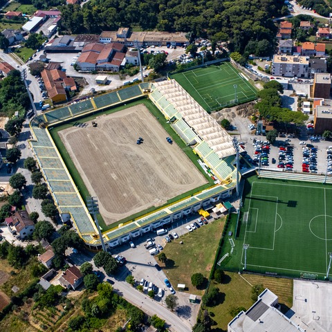 radovi na zamjeni travnjaka na gradskom Stadionu Aldo Drosina