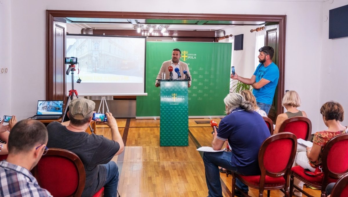 Briefing - gradonačelnik Filip Zoričić s medijima