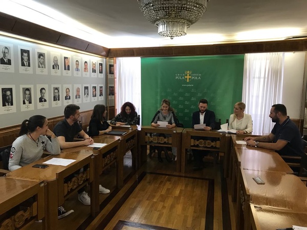 Članovi Savjeta mladih Grada Pule