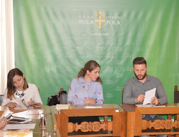 Članovi Savjeta mladih Grada Pule