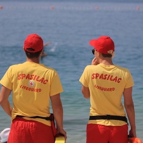 Spasioci na plažama - arhiva