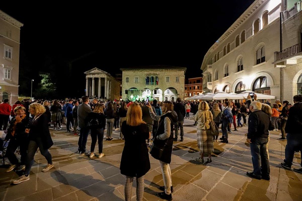 Pulska noć - Forum