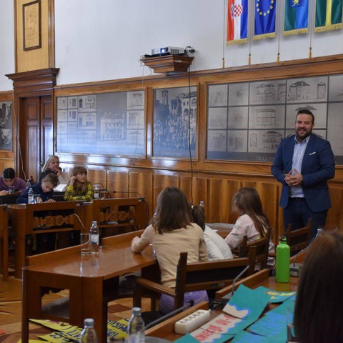Gradonačelnik Zoričić s učenicima
