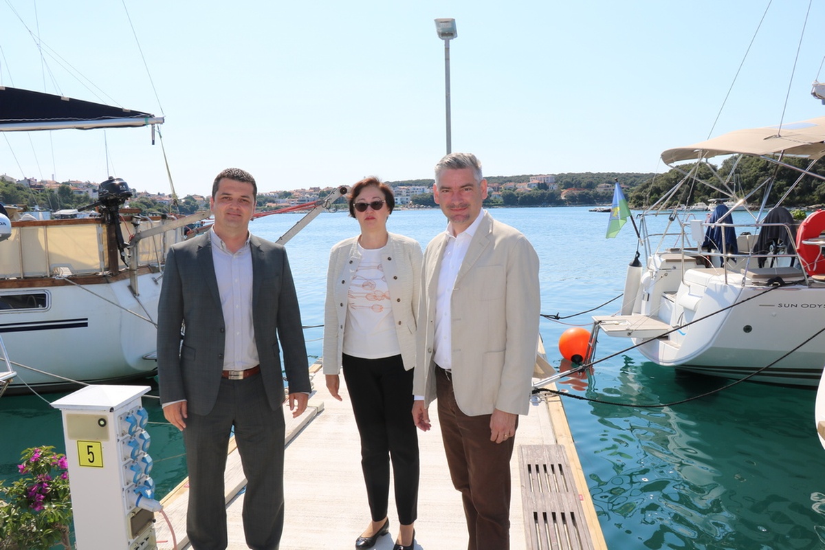 Dalibor Brnos, Vesna Sajić i župan Boris Miletić