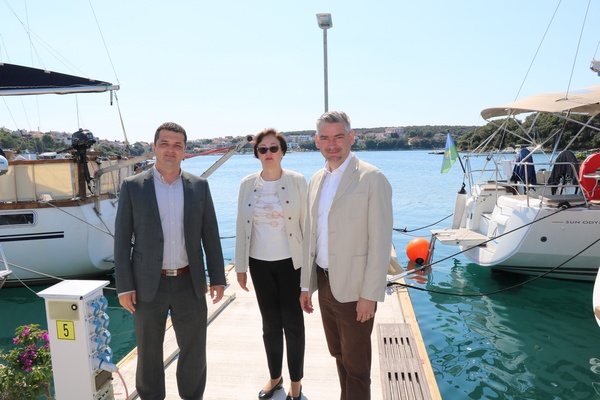 Dalibor Brnos, Vesna Sajić i župan Boris Miletić