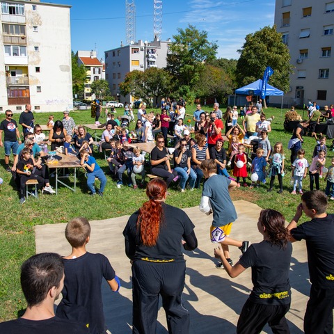 "Dođi u kvart - Vieni nel quartiere"
