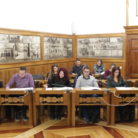Članovi Savjeta mladih Grada Pule u Gradskoj vijećnici