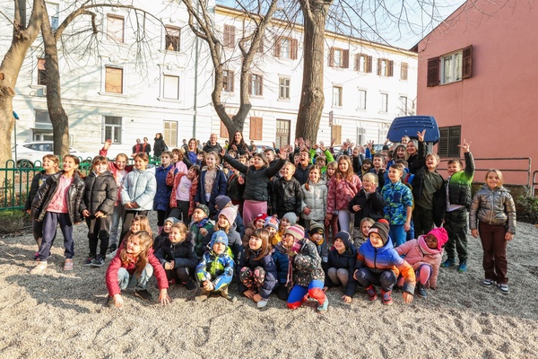 Otvoreno igralište na križanju Nobileove i Vukovarske ulice