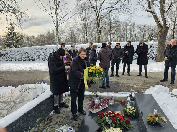 Obilježena druga godišnjica smrti pjevača Akija Rahimovskog