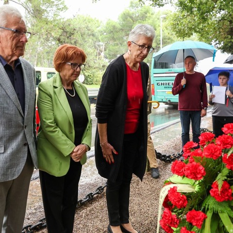 Polaganje vijenca