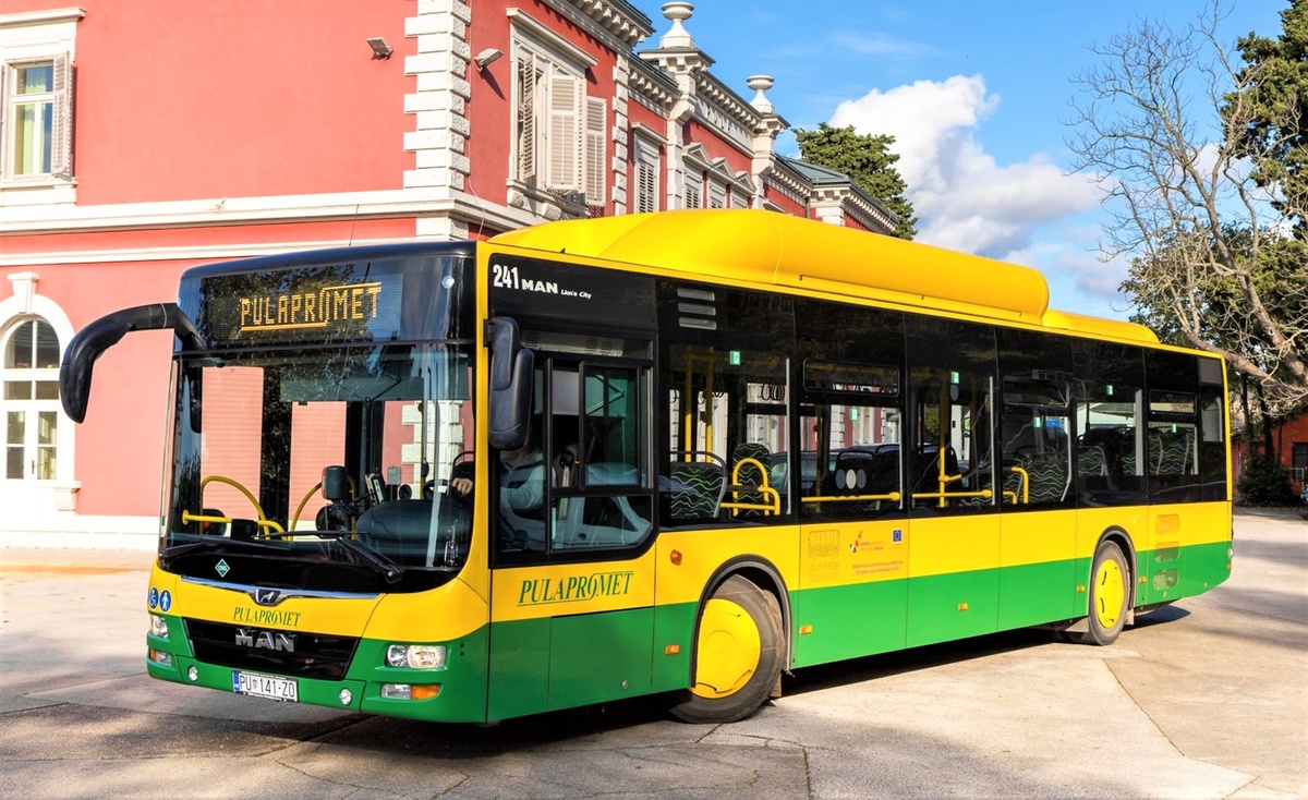 Ilustracija autobus Pulapromet
