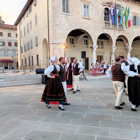 folklorna večer na Forumu