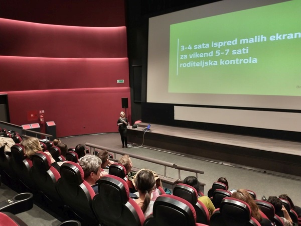 "U istom filmu" predavanje Eve Brlek o senzornim projekcijama održano u Kinu Valli