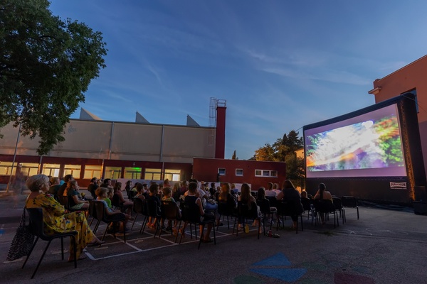 Kino u kvartu