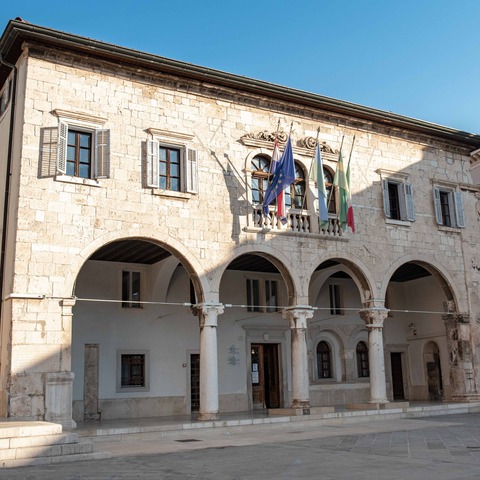 Komunalna palača