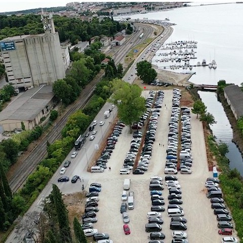 Parkiralište Mandrač
