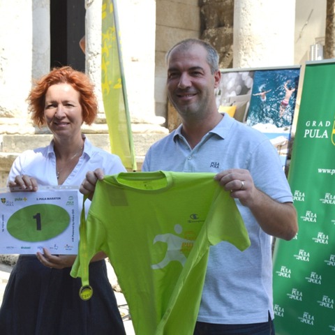 zamjenik gradonačelnik Robert Cvek i Sanja Cinkopa direktorica TZ Grada Pule