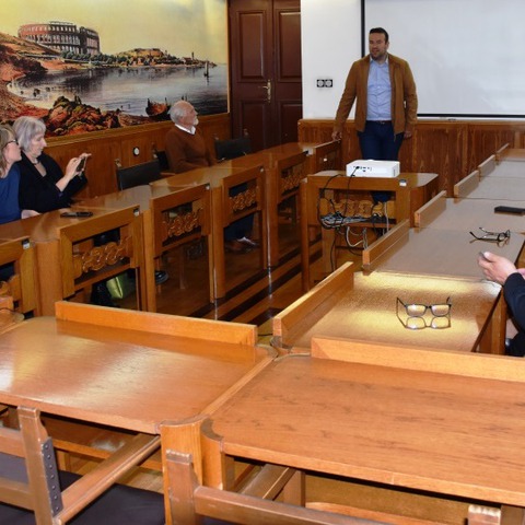 Komunalna palača