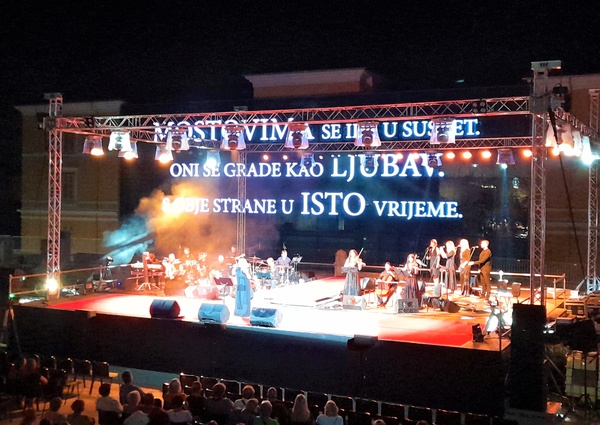 Mjuzikl Most Malo rimsko kazalište