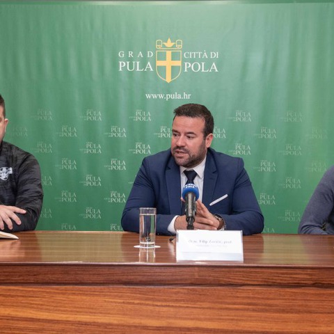 Komunalna palača - press