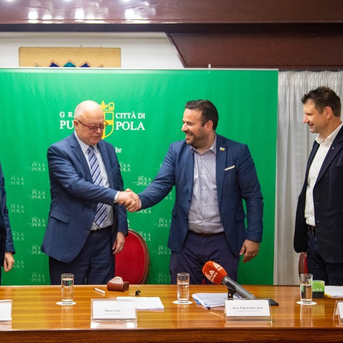 Komunalna palača - potpisivanje ugovora