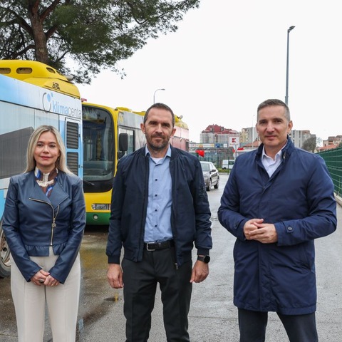 Pulapromet donirao gradske autobuse Belom Manastiru