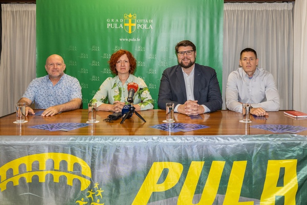 tiskovna konferencija