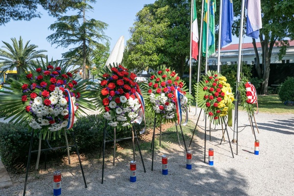 polaganje vijenaca u povodu obilježavanja 32. obljetnice osnutka 119. brigade HV u Puli