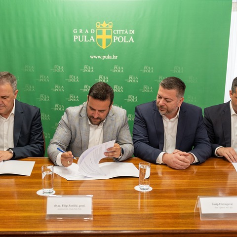 Komunalna palača - potpisivanje memoranduma