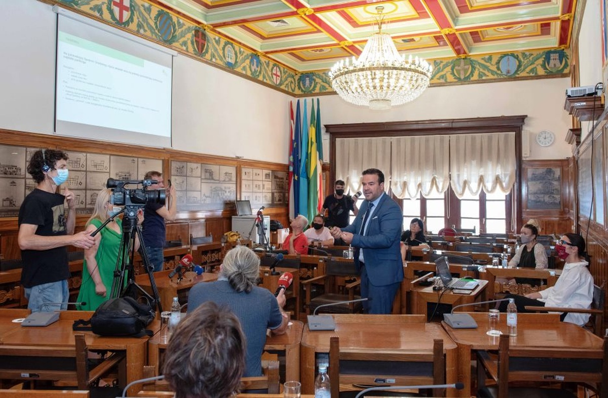 Komunalna palača - press gradonačelnika
