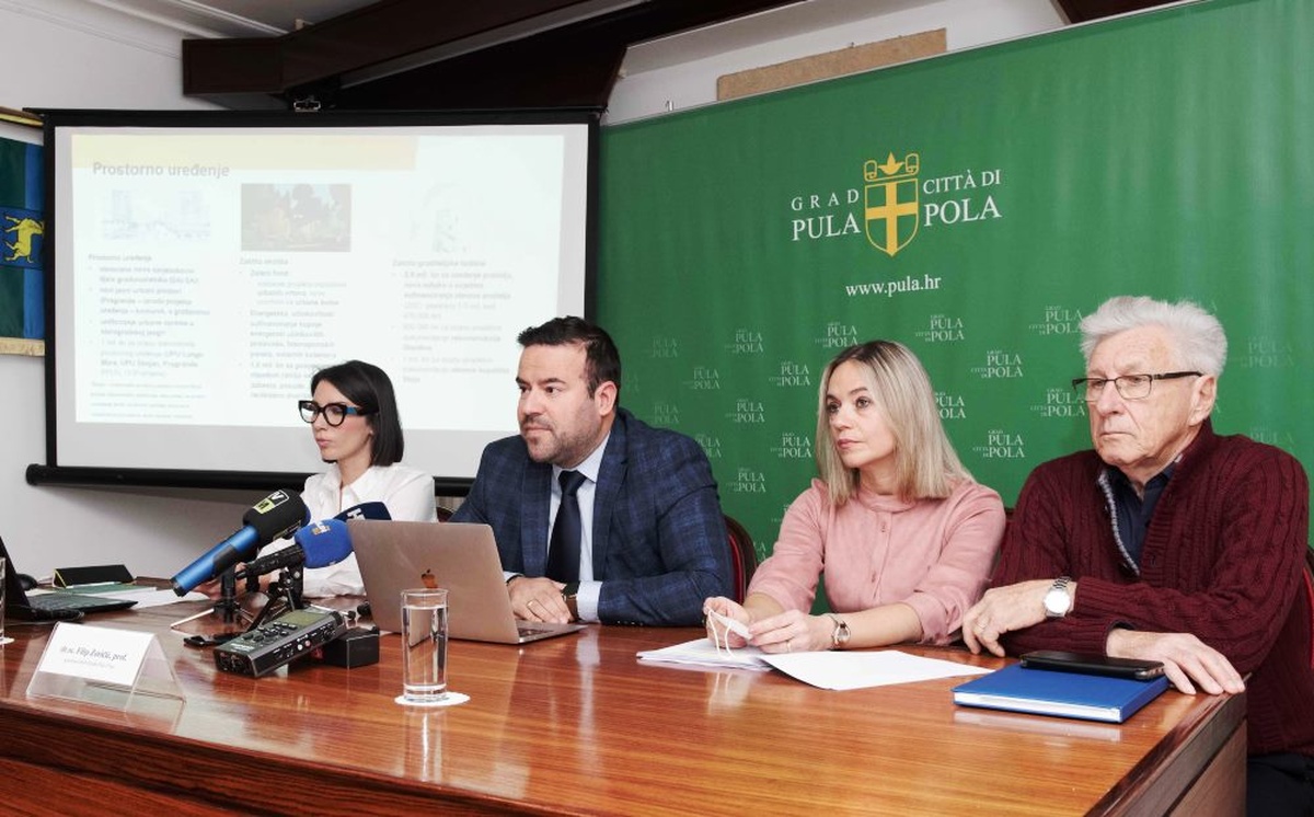 Komunalna palača - press za proračun 2022.