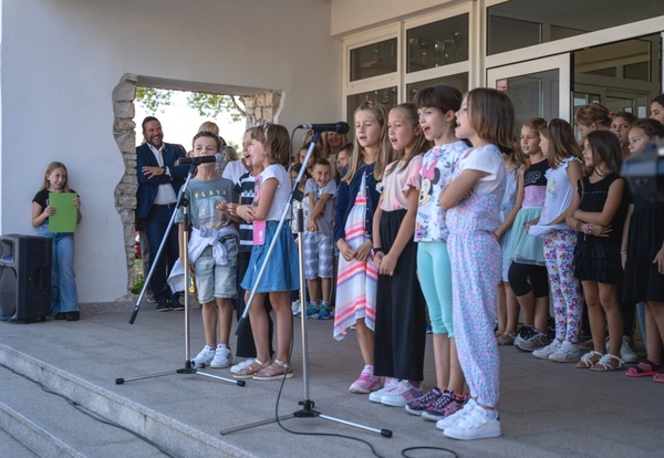Prijem prvašića u OŠ Vidikovac