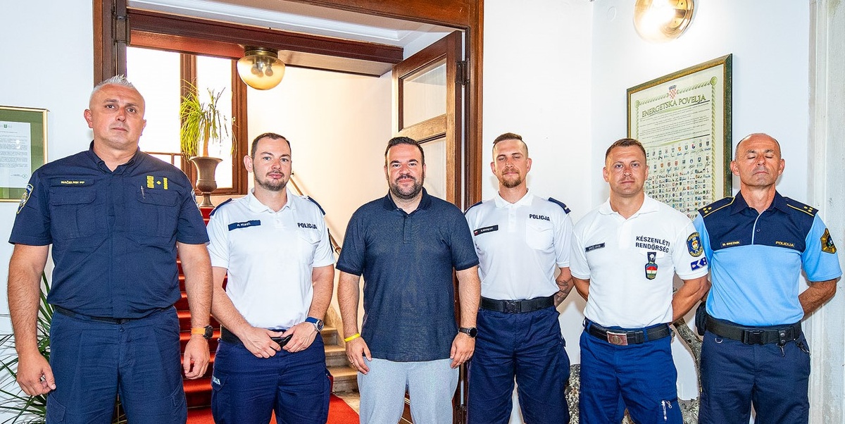 Prijem stranih policajaca, Sigurna turistička destinacija