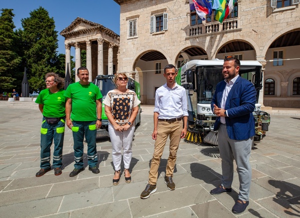 Primopredaja električne čistilice