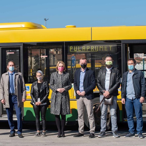 Grad Pula donirao autobuse Pulaprometa Belom Manastiru
