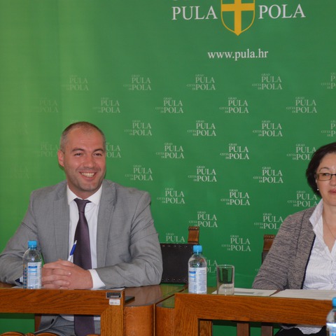 Zamjenik gradonačelnika Grada Pule Robert Cvek i pročelnica Upravnog odjela za financije i opću upravu Vesna Sajić