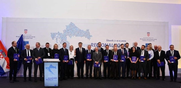 svečano potpisivanje i uručivanje Sporazuma o provedbi integriranih teritorijalnih ulaganja