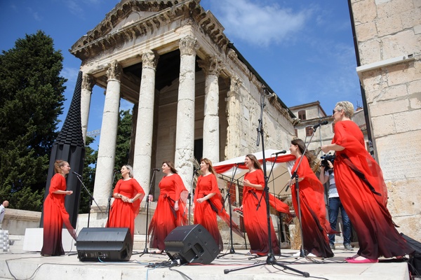 Ženska klapa Teranke, Forum