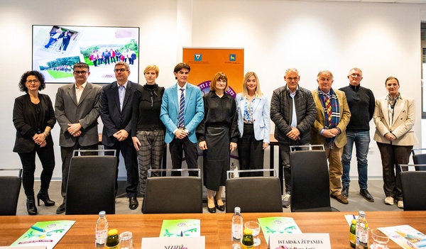 Tiskovna konferencija Hoditi i zdravi biti