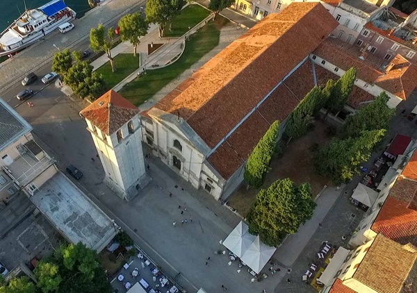 Trg Sv. Tome