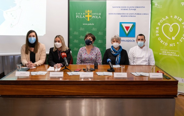 Komunalna palača - press
